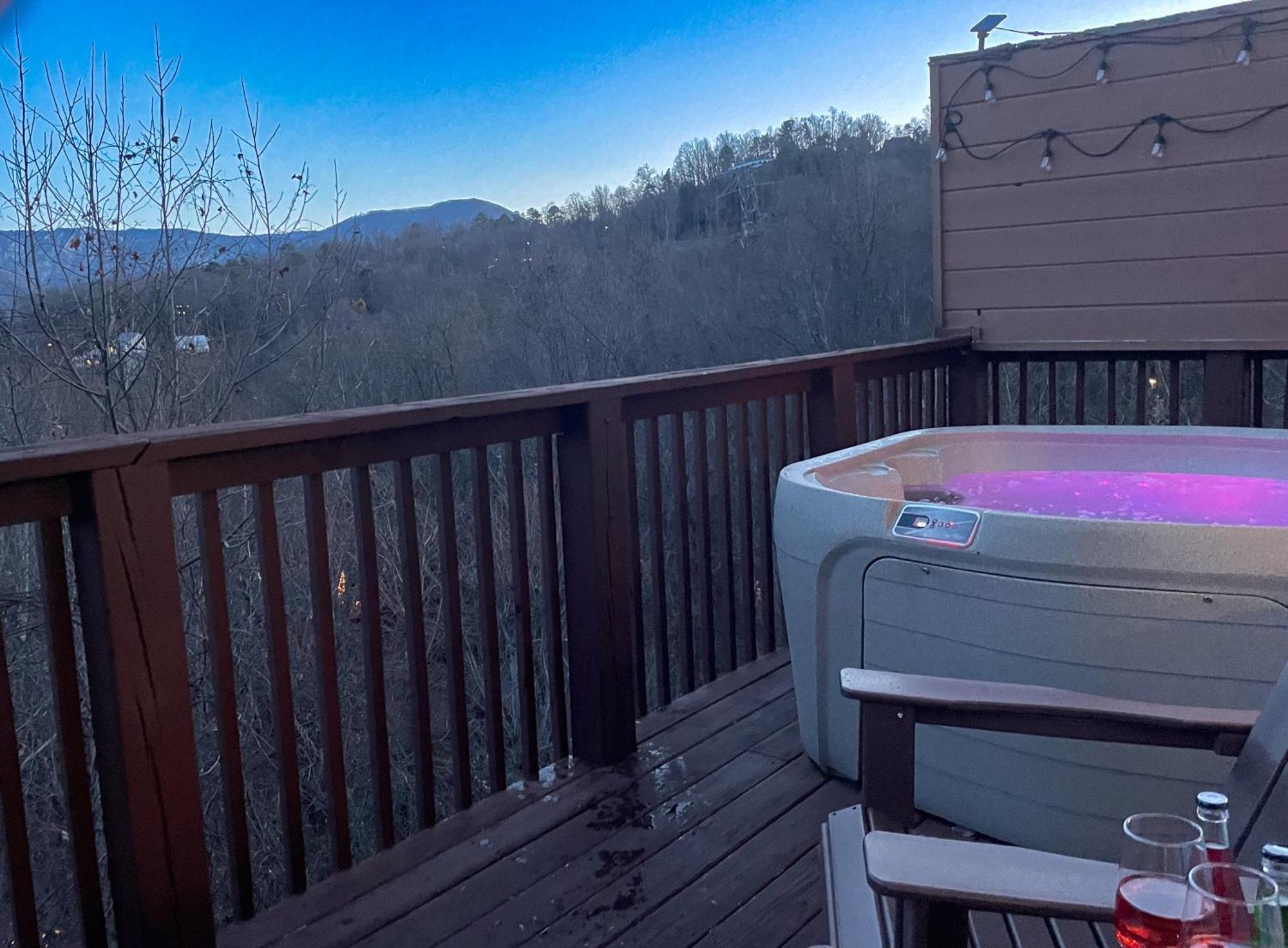 Heavenly View - Bear Themed Cabin, Hottub, Dog-Friendly, Near Gatlinburg Exterior foto